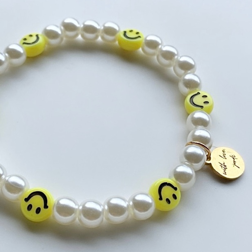 Smiley Face Pearl Beaded Bracelet, Y2K stretchy happy face bracelet, 90s jewelry